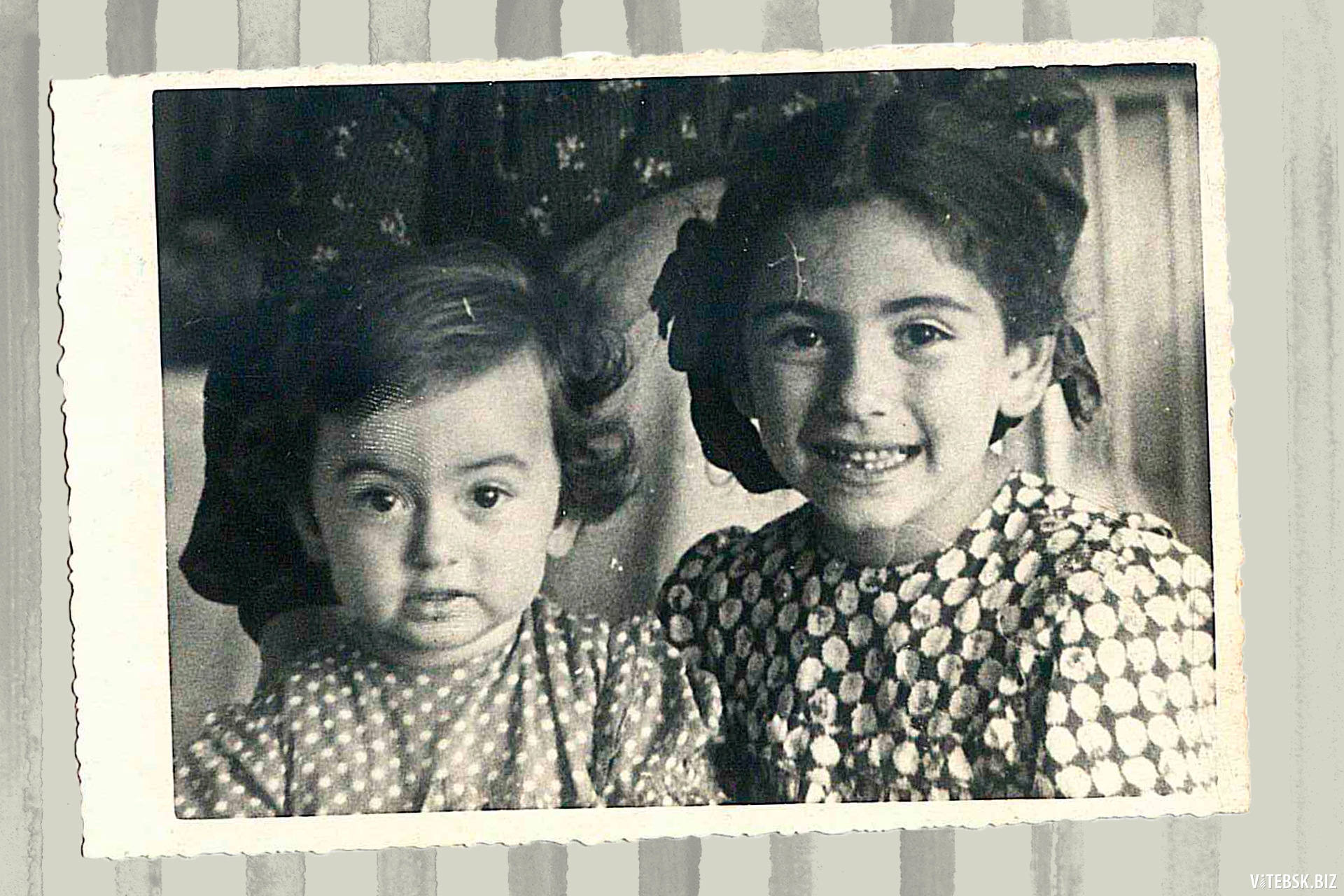 Сестры Лариса (слева) и Аделя Арумяны. Приблизительно 1954-1955 годы. Фото: семейный архив