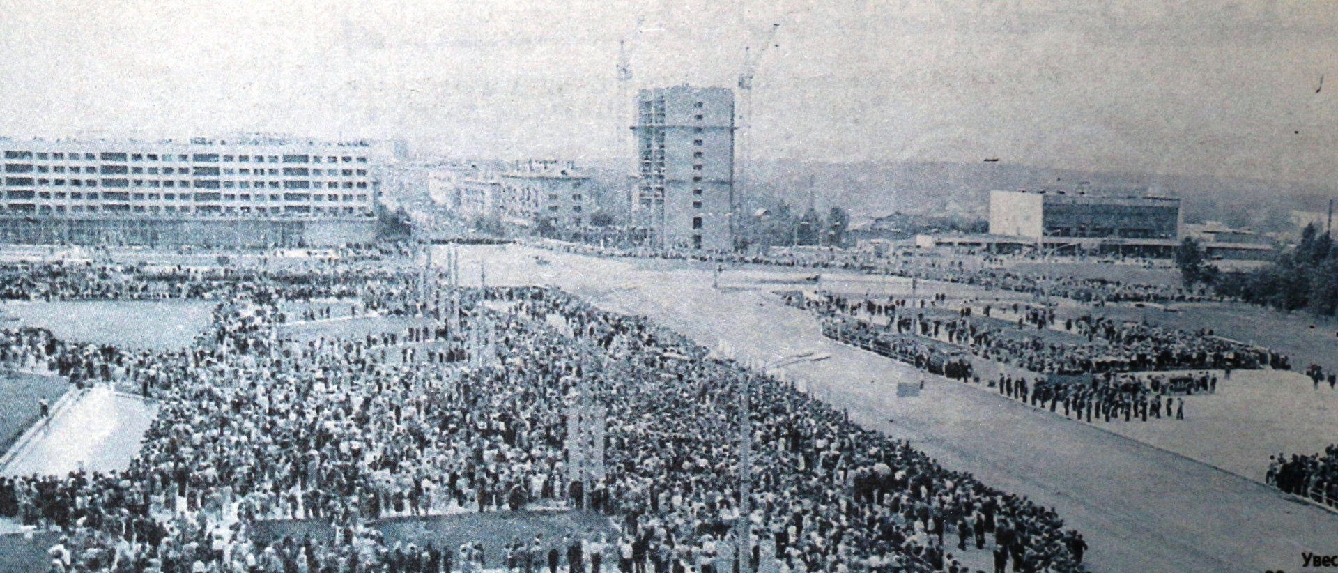 30 июня 1974 года на площади Победы. Народнае слова, 26 июня 2009 года