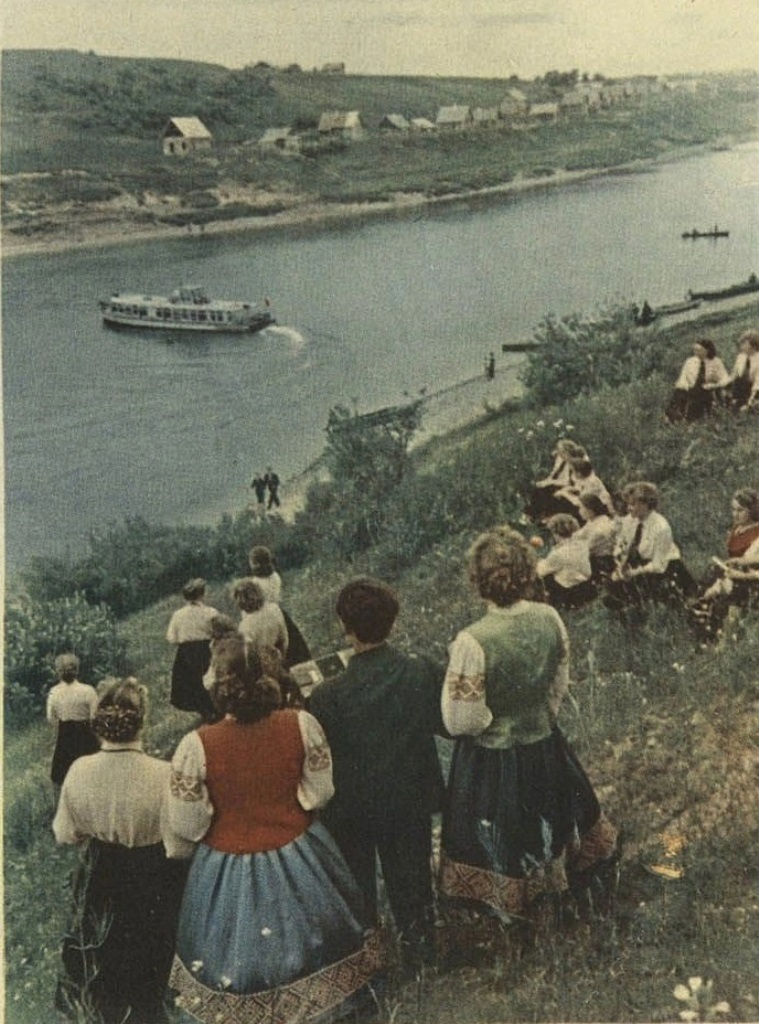 1961 год. Гуляния в районе Мазурино. Беларусь, №7, 1961