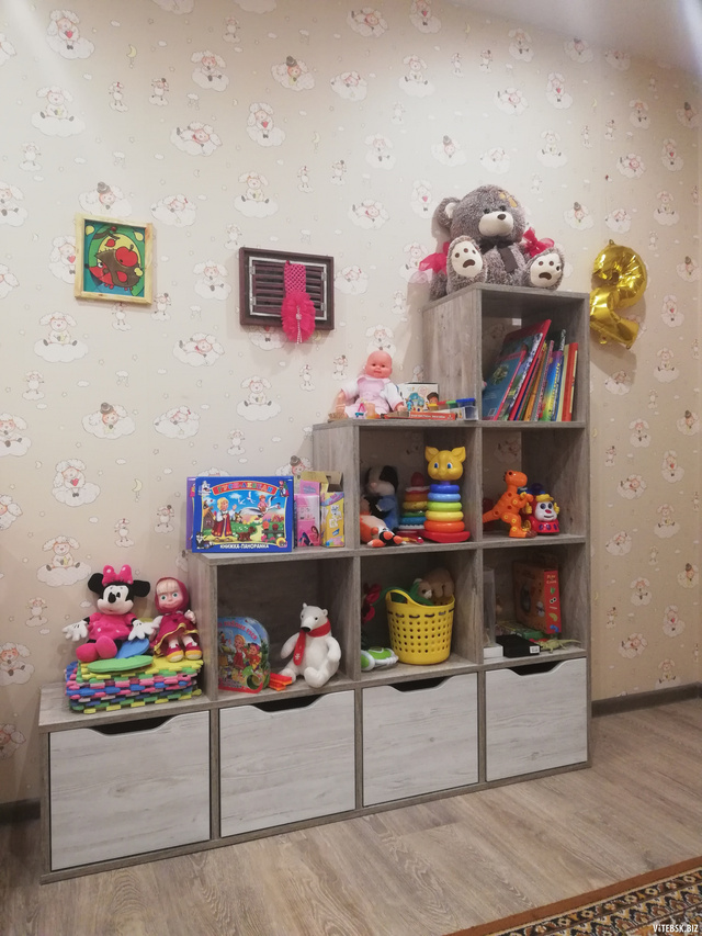 Икеевские стеллажи в детскую комнату (34 фото)