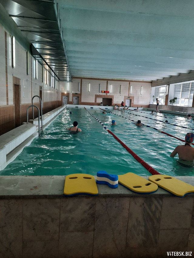 Бассейн витебск. Бассейн молодость Новосибирск. Лагерь построили бассейн в юности.